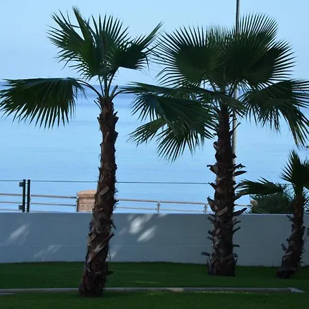 Lungomare Aparthotel 2*