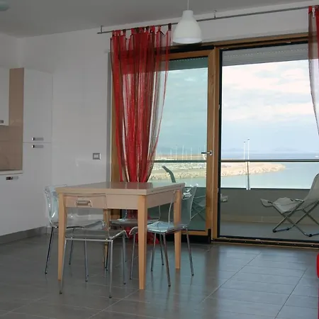 Aparthotel Lungomare 2*